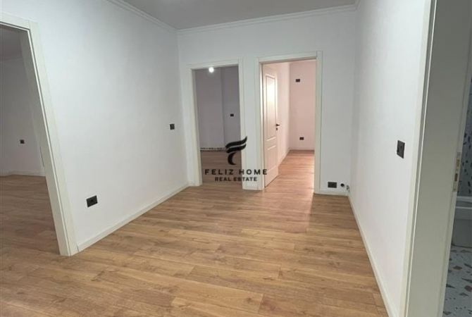 Shtepi ne shitje Apartament ne Tirane, 2+1, Mobilimi Bosh, pa mobiluar, Pagesa 160,000  Euro.