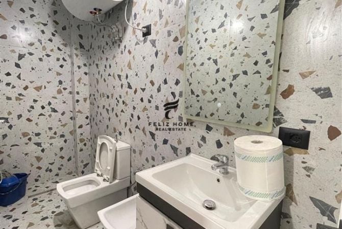 Shtepi ne shitje Apartament ne Tirane, 2+1, Mobilimi Bosh, pa mobiluar, Pagesa 160,000  Euro.