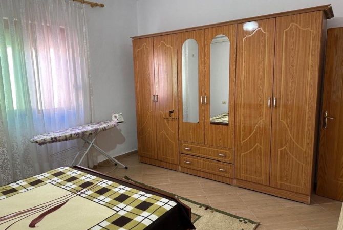 Shtepi me qera Apartament ne Tirane, 2+1, Mobilimi E mobiluar, Pagesa 450  Euro.