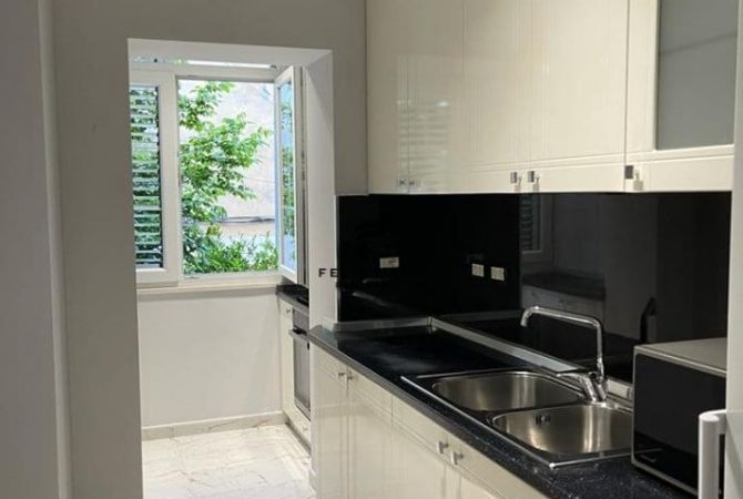 Shtepi ne shitje Apartament ne Tirane, 1+1, Mobilimi E mobiluar, Pagesa 200,000  Euro.