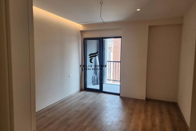 Ambiente Commerciale in Affitto 3+1 a Tirana - 500 Euro
