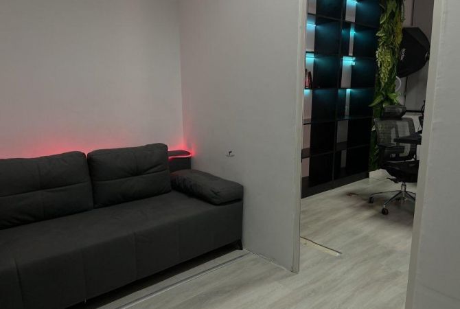 Ambient biznesi me qera 3+1 ne Tirane - 300 Euro