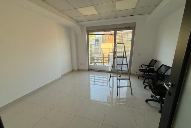Ambient biznesi me qera 3+1 ne Tirane - 3,200 Euro