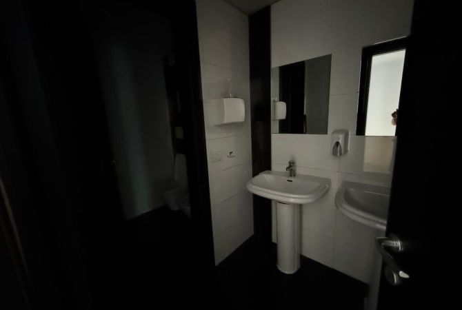 ZYRE ME QERA 210 M2 BLLOK 3.200 EURO