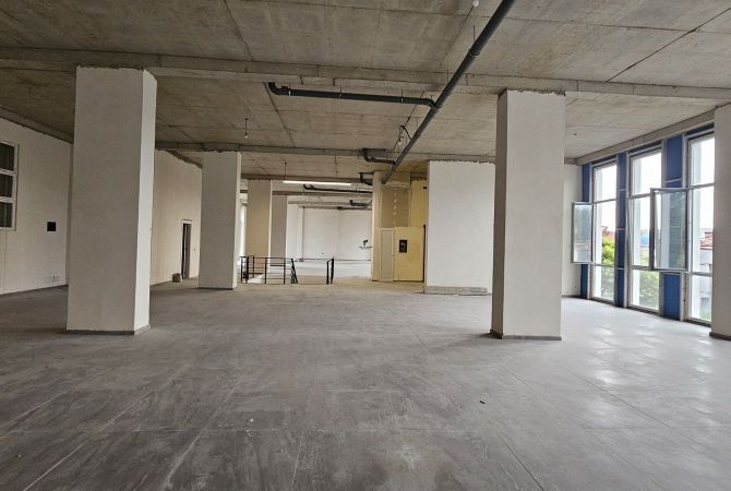 Ambient biznesi me qera 3+1 ne Tirane - 5,600 Euro