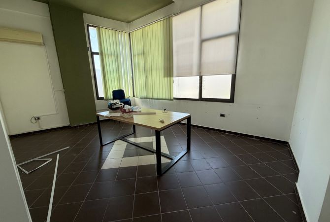 Ambient biznesi me qera 3+1 ne Tirane - 2,400 Euro