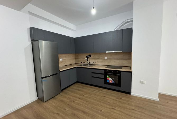 Ambient biznesi me qera 3+1 ne Tirane - 300 Euro