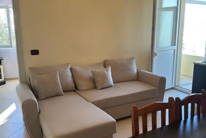 Shtepi me qera 2+1 ne Tirane - 30,000 Leke