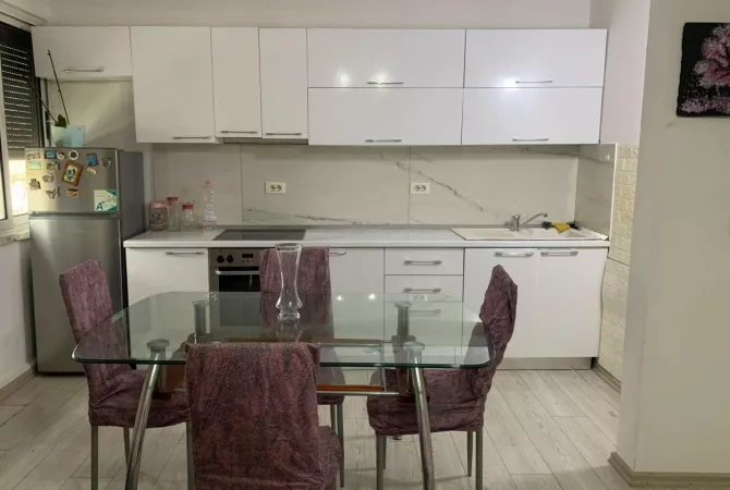 Shtepi me qera 2+1 ne Tirane - 45,000 Leke