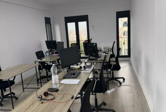 Ambjent biznesi me qera 3+1 ne Tirane - 900 Euro