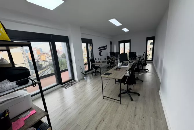 Ambjent biznesi me qera 3+1 ne Tirane - 900 Euro