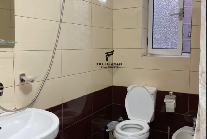 Shtepi me qera Apartament ne Tirane, 2+1, Mobilimi E mobiluar, Pagesa 550  Euro.