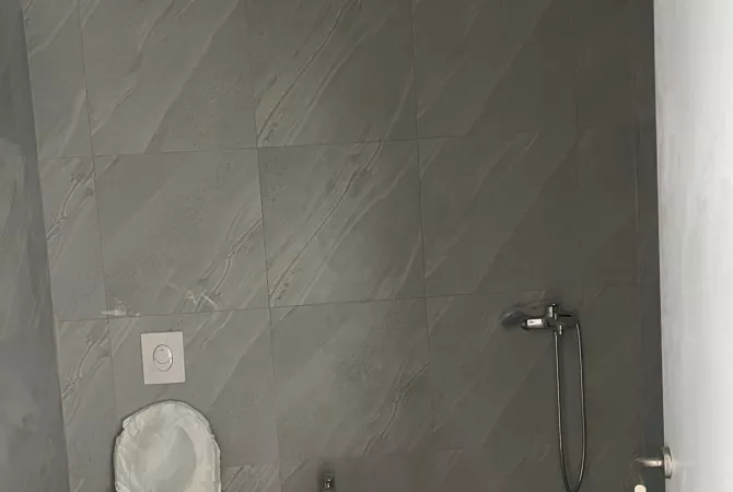 Ambient biznesi me qera 3+1 ne Tirane - 600 Euro