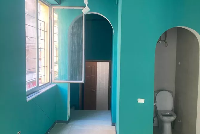 ZYRE ME QERA 85 M2 BULEVARDI BAJRAM CURRI 1000 EURO