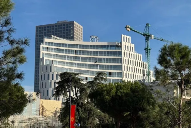 Ambient biznesi ne shitje 3+1 ne Tirane - 3,200,000 Euro