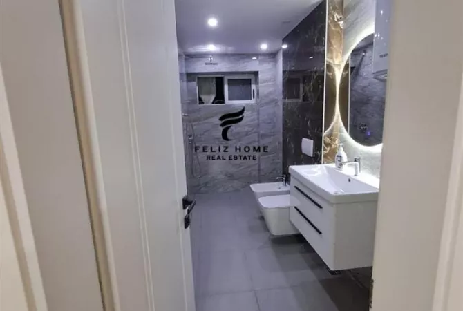 ZYRE ME QERA 80 M2 QENDER 1200 EURO