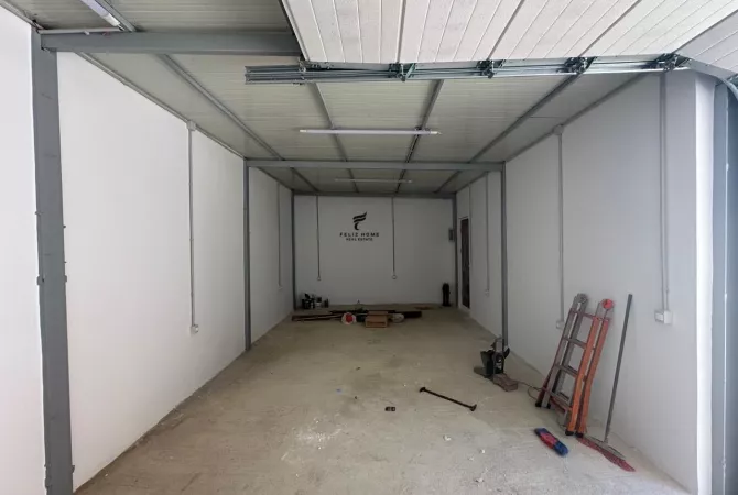Ambiente Commerciale in Affitto 4+1 a Tirana - 50,000 Leke