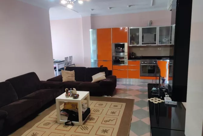 Shtepi me qera 1+1 ne Tirane - 800 Euro