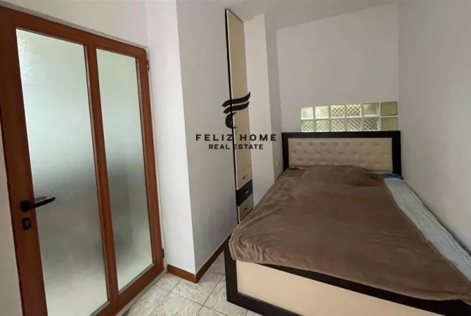 Shtepi me qera Apartament ne Tirane, 1+1, Mobilimi E mobiluar, Pagesa 550  Euro.