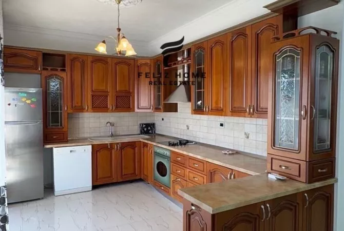 Shtepi me qera Apartament ne Tirane, 2+1, Mobilimi E mobiluar, Pagesa 600  Euro.