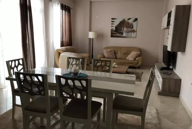 Shtepi me qera 2+1 ne Tirane - 37,000 Leke