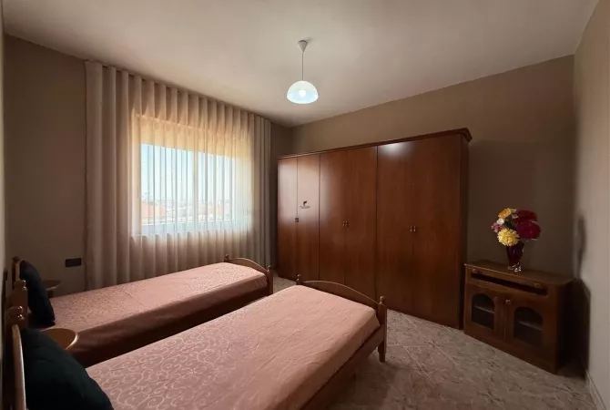 Shtepi me qera Apartament ne Tirane, 2+1, Mobilimi E mobiluar, Pagesa 550  Euro.