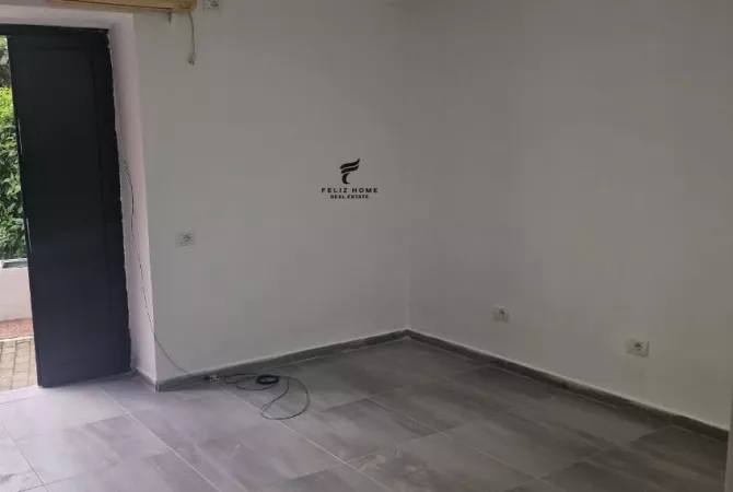 Ambient biznesi me qera 1+1 ne Tirane - 450 Euro