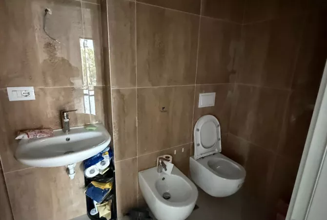 ZYRE ME QERA 2+1 RRUGA E KAVAJES 1100 EURO