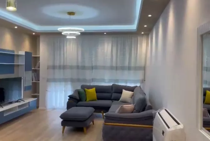 Shtepi me qera 2+1 ne Tirane - 900 Euro