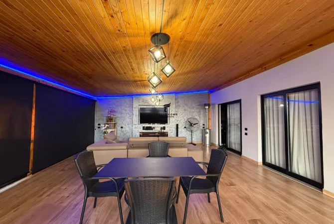 Shtepi ne shitje Apartament ne Tirane, 2+1, Mobilimi E mobiluar, Pagesa 300,000  Euro.