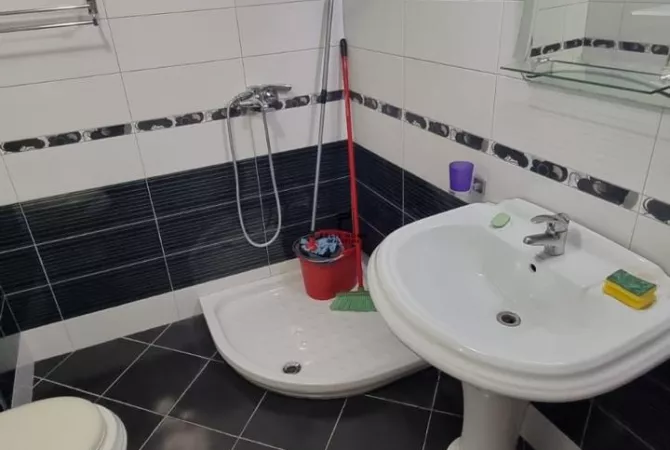 Shtepi me qera Apartament ne Tirane, 2+1, Mobilimi E mobiluar, Pagesa 55,000  Leke.