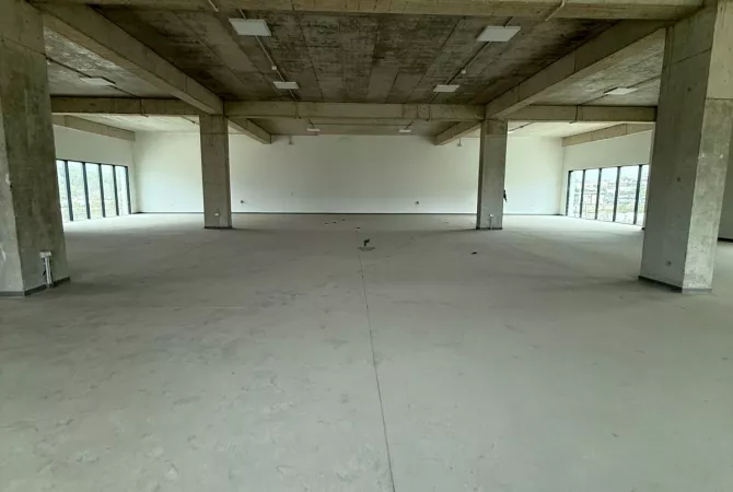 Ambient biznesi me qera 4+1 ne Tirane - 4,000 Euro