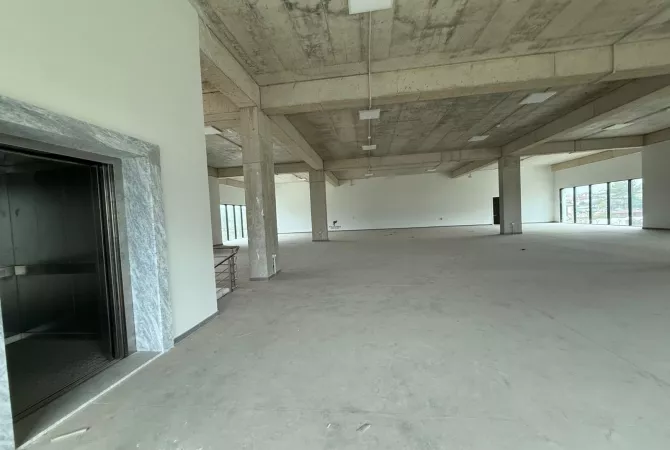 KAPANON ME QERA 1600 M2 PEZE HELMES 4000 EURO