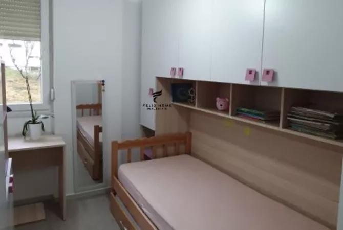 Shtepi me qera Apartament ne Tirane, 2+1, Mobilimi E mobiluar, Pagesa 550  Euro.