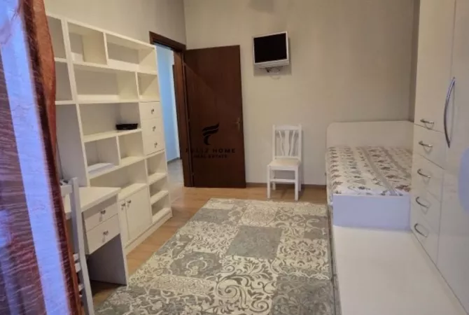Shtepi me qera Apartament ne Tirane, 2+1, Mobilimi E mobiluar, Pagesa 750  Euro.