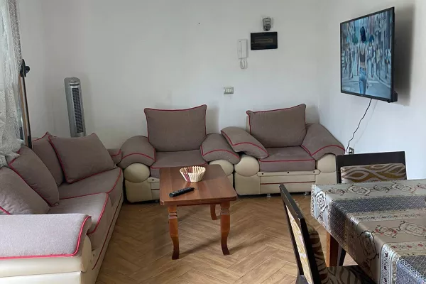 Shtepi me qera 2+1 ne Tirane - 45,000 Leke