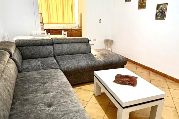 Shtepi me qera 2+1 ne Tirane - 45,000 Leke