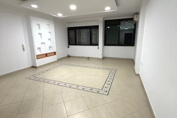 Ambient biznesi me qera 3+1 ne Tirane - 1,400 Euro