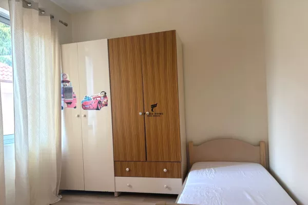 Shtepi me qera Apartament ne Tirane, 2+1, Mobilimi E mobiluar, Pagesa 600  Euro.