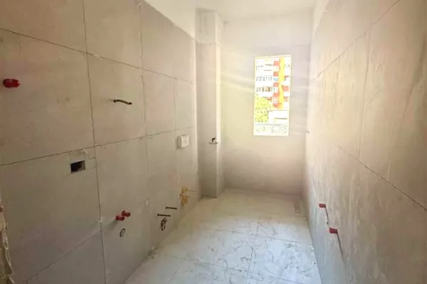 Shtepi ne shitje Apartament ne Tirane, 2+1, Mobilimi Bosh, pa mobiluar, Pagesa 271,000  Euro.