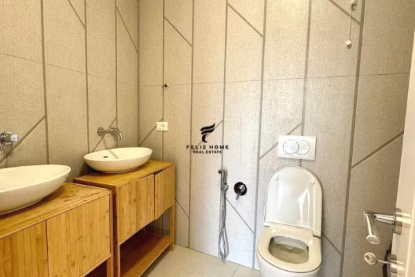 Ambient biznesi me qera 3+1 ne Tirane - 1,850 Euro
