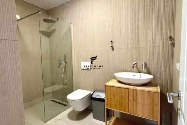 Ambient biznesi me qera 3+1 ne Tirane - 1,850 Euro