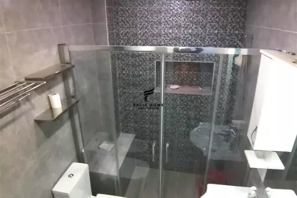 Shtepi ne shitje Apartament ne Tirane, 2+1, Mobilimi E mobiluar, Pagesa 165,000  Euro.