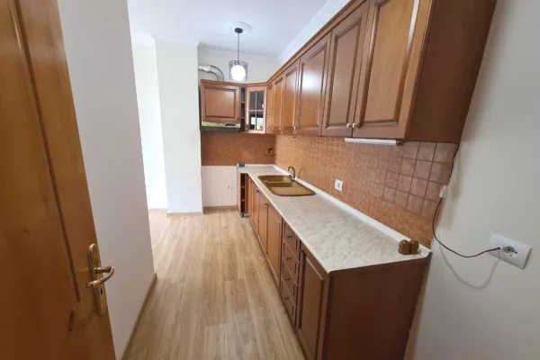 Shtepi me qera 2+1 ne Tirane - 600 Euro