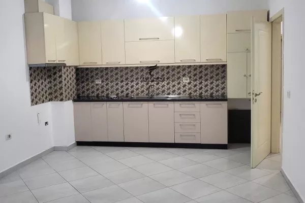 Shtepi me qera 2+1 ne Tirane - 700 Euro