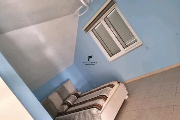 Shtepi me qera 5+1 ne Tirane - 1,500 Euro