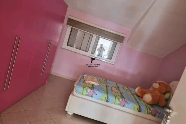 Shtepi me qera Shtepi Private ne Tirane, 5+1, Mobilimi E mobiluar, Pagesa 1,500  Euro.