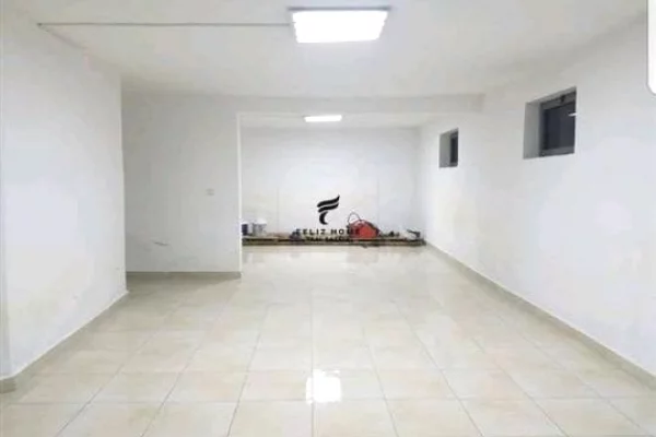 Shtepi me qera Shtepi Private ne Tirane, 5+1, Mobilimi E mobiluar, Pagesa 1,500  Euro.