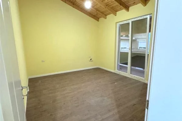 Casa in affitto 4+1 a Tirana - 1,500 Euro
