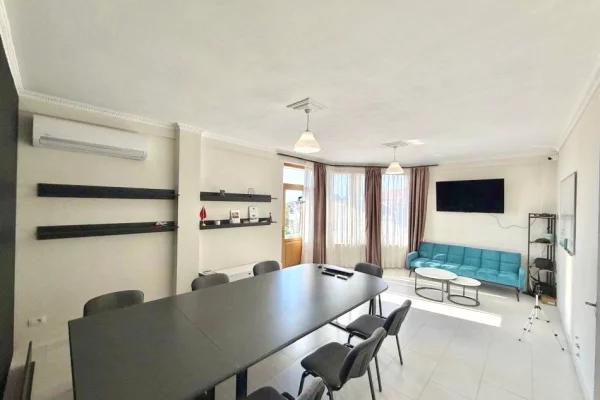 Business Property for Rent 3+1 in Tirana - 650 Euro